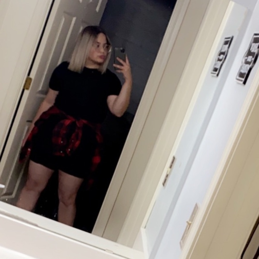 Meet your Posher, Valeria